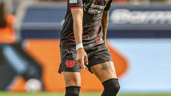 Piero Hincapié es buscado por el Arsenal y el Tottenham. (Redes sociales)