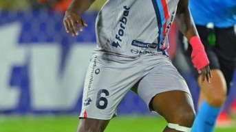 Marcos Olmedo en un partido con El Nacional (AFP)