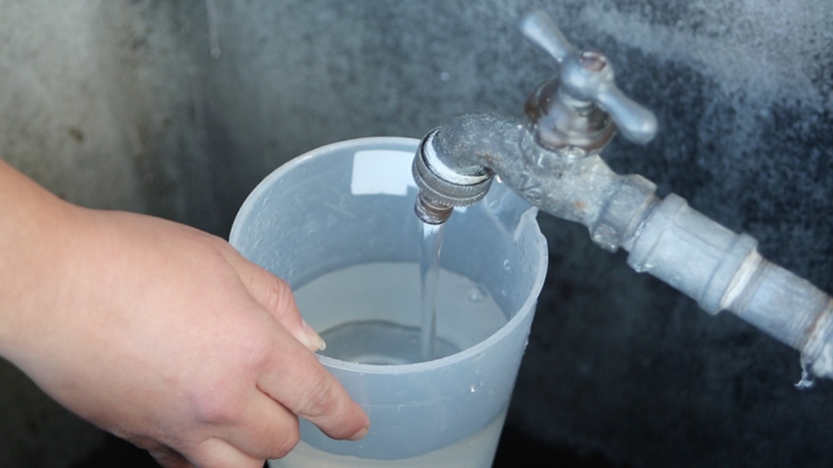 En varios sectores del sur de Quito se reportaron cortes de agua por más de 15 días, en julio de 2025. (Cortesía de Quito Informa)