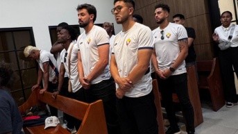 Jugadores de El Nacional en el funeral de Marcos Olmedo (Foto: El Nacional)