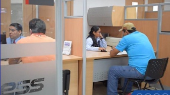 Imagen referencial de atención al usuario. (IESS)