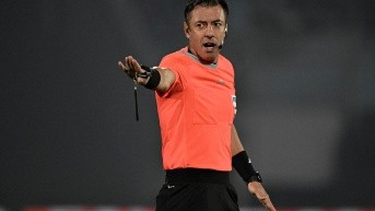 El árbitro brasileño Raphael Claus pitará el partido entre Paraguay vs. Ecuador por las Eliminatorias Sudamericanas (AFP)