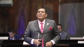 Jorge Chamba, asambleísta de ADN, en el Pleno de la Asamblea. (Flickr)
