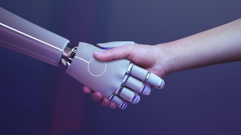Un saludo entre un robot y un ser humano (Foto de rawpixel.com [Freepik])