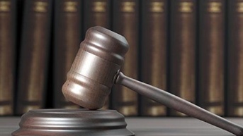 Imagen referencial del martillo de la justicia. (Pixabay)