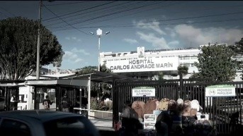 La fachada y exteriores del Hospital Carlos Andrade Marín. (Captura de pantalla)