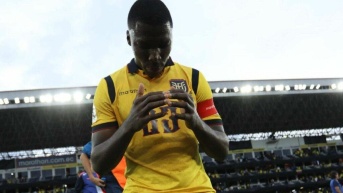 Moisés Caicedo, figura y capitán de Ecuador. (FEF)