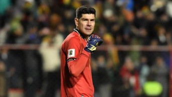 El arquero de Bolivia, Carlos Lampe, en el partido ante Brasil por las Eliminatorias (EFE)