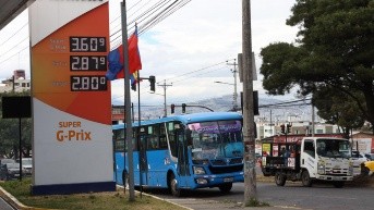 Imagen de este sábado 13 de septiembre de una gasolinera en Quito. (Rolando Enriquez / API)