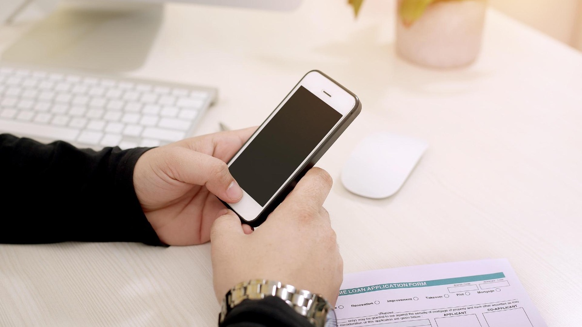 Foto referencial a virus en teléfonos. (Pixabay)