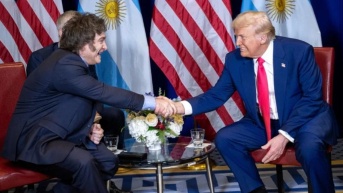 Milei y Trump en Washington el mes de febrero pasado. (Embajada de EE.UU.)