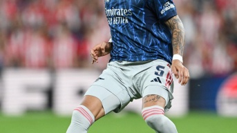 Piero Hincapié solamente ha jugado seis partidos con el Arsenal desde su fichaje. (Redes sociales)