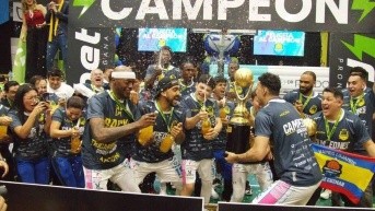 Club Deportivo Jorge Guzmán festejando su tercer título de Liga Basquet Pro (REDES)