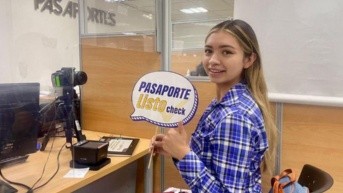 Una ciudadana en el trámite para obtener su pasaporte. (Registro Civil)