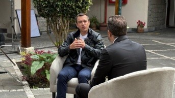 Daniel Noboa, en entrevista con Ecuavisa, desde la Gobernación de Cotopaxi. (Camila Villacrés / Ecuavisa)