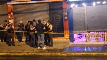 Imagen de policías tras un ataque armado en Santo Domingo de los Tsáchilas. (Redes sociales)