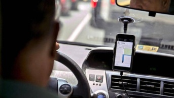 Imagen referencial de un conductor de aplicación. (Internet)