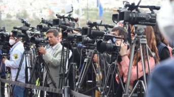 Imagen referencial de medios de comunicación. (CNE)