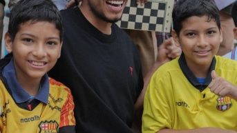 Joao Rojas mostró imagénes de su fundación. (Página web)