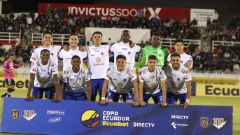 Jugadores del Imbabura en un partido por Copa Ecuador contra Independiente del Valle (API)