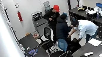 Robo de local de celulares en Quito (Televistazo)