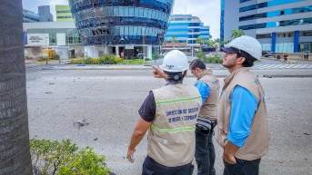 Tras evaluación, técnicos de Segura EP indicaron que uno de los edificios afectados por explosión no presenta daños estructurales. (Segura EP)