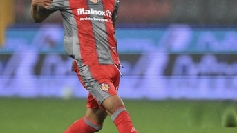 Jeremy Sarmiento volvió a jugar con el equipo italiano después de dos jornadas (REDES)