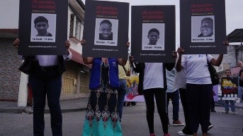 Guayaquil, miÃ©rcoles 08 de enero del 2025 Com una marcha recordaron un mes de la desapariciÃ³n y posterior ejecuciÃ³n de los 4 menores del sector de Las Malvinas. Fotos: CÃ©sar MuÃ±oz/API (API)
