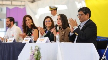 Las autoridades gubernamentales anunciando la construcción del nuevo museo. (Comunicación Ecuador)