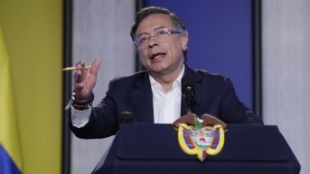 El presidente de Colombia, Gustavo Petro, habla durante una rueda de prensa en Bogotá (Colombia). (EFE)