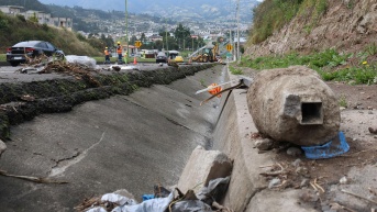 Imbabura. Este viernes 24 de octubre realizamos un recorrido por la Panamericana, entre los cantones Antonio Ante, Cotacachi y Otavalo, para evidenciar las secuelas del paro que se mantuvo por más de un mes en la provincia. Tras las protestas, la ciudadanía intenta volver a la normalidad y retomar sus actividades cotidianas. (API)