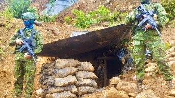 Operaciones militares en contra de la minería ilegal en el sector de Mina Vieja de la parroquia Buenos Aires, en 2023. (Foto: Fuerzas Armadas)