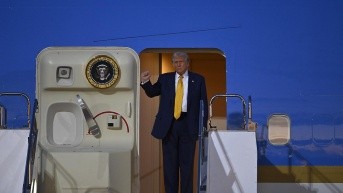 El presidente de los Estados Unidos, Donald Trump, felicitó a Javier Milei por su aplastante victoria en legislativas de Argentina (EFE)