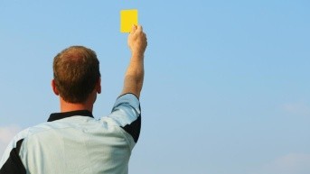 Imagen referencial de un árbitro de fútbol (Foto: Canva)