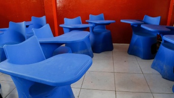 Imagen de pupitres en una unidad educativa. Foto referencial. (Ministerio de Educación)