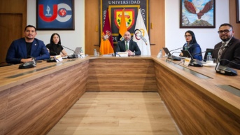 Mario Godoy (centro), presidente del CJ. (Cortesía del CJ)