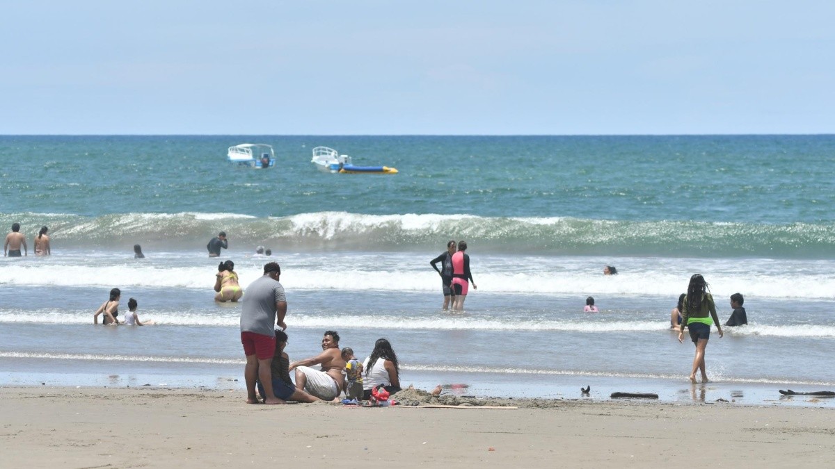 Manta, 1 de marzo de 2025. Poca afluencia de turistas en el primer día de feriado de Carnaval. (API)