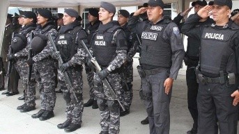 Los agentes de la Policía Nacional se alistan para el próximo feriado. (Flickr e la Policía)