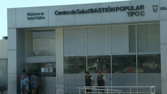 Exteriores del Centro de Salud de Bastión Popular, tipo C. (Foto: Televistazo)