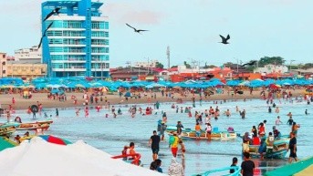 El cantón Playas es uno de los destinos más concurridos en feriados. (Prefectura del Guayas)