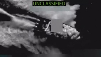 Captura de un video posteado por el Secretario de Defensa de los Estados Unidos, Pete Hegseth en su cuenta de X el 28 de octubre del 2025 (AFP)