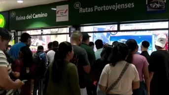 Aglomeración en las terminales terrestres por el feriado de finados. (Foto: Televistazo)