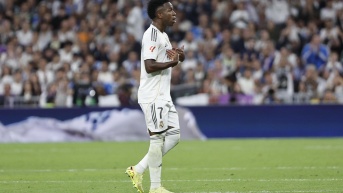Vinícius Jr reaccionó mal al ser sustituido durante el partido de la décima jornada entre Real Madrid y FC Barcelona. (EFE)