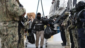 Dos cuerpos decapitados y un dorso humano fueron hallados en altamar, en El Oro. Las víctimas no han sido identificadas. (Archivo API)