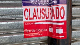 Dos locales de Villa Bonita, en el norte de Guayaquil, fueron clausurados por presencia de roedores. (Arcsa)