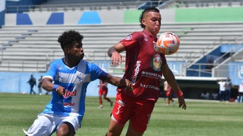 Manta FC y Mushuc Runa luchan por no descender. (API)
