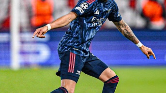 Piero Hincapié ha jugado cinco partidos con el Arsenal desde su fichaje. (Redes sociales)