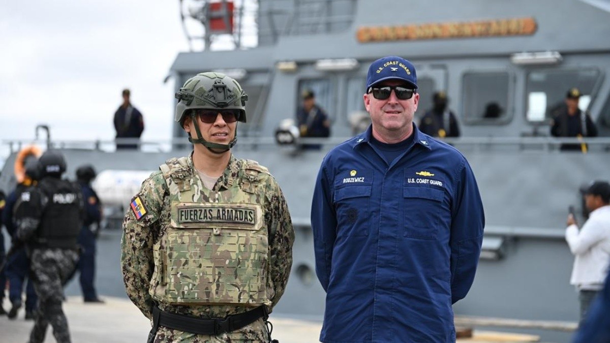 La primera pregunta del Referéndum, busca eliminar la prohibición de establecer bases militares extranjeras en Ecuador. (API)