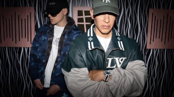 Daddy Yankee y Bizarrap serán los artistas que actuarán en el show de medio tiempo del encuentro de la NFL de fútbol americano, entre los Miami Dolphins y los Washington Commanders. (Foto: Internet)