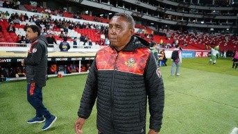 Juan Carlos León explicó que se tuvo que terminar el encuentro entre Liga de Quito vs. Libertad. (API)